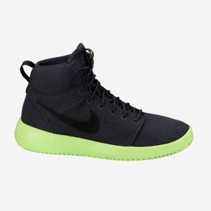 Nike Roshe Court Women’s High Top Sneakers Sz 8.5